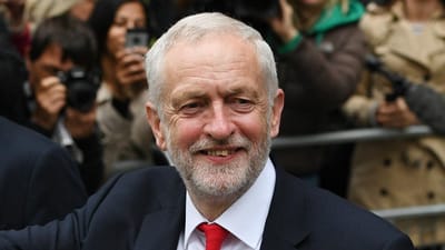 Corbyn afasta rumores de demissão, mas não define posição sobre o Brexit - TVI