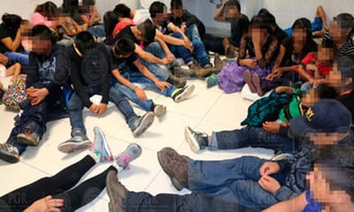 112 migrantes clandestinos encontrados em camião - TVI