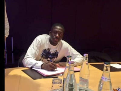 OFICIAL: Leipzig anuncia Ibrahima Konaté - TVI