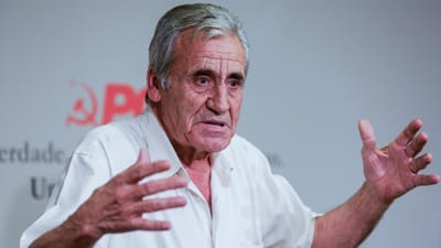Jerónimo acha que há "visível convergência" entre PS e a direita - TVI