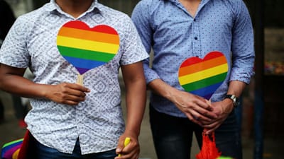 Cerca de 500 pessoas na segunda marcha LGBTI+ no Funchal - TVI