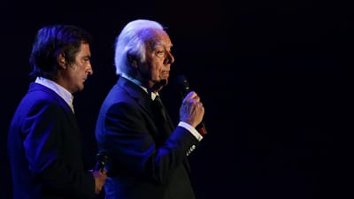 Carlos do Carmo despede-se dos palcos com um último concerto no Coliseu de Lisboa - TVI
