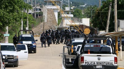 Autoridades mexicanas encontram 28 corpos em três valas comuns - TVI