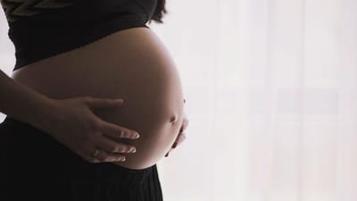 Depressão na gravidez afeta saúde mental dos bebés - TVI