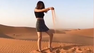 Vídeo de rapariga saudita de minissaia causa polémica - TVI