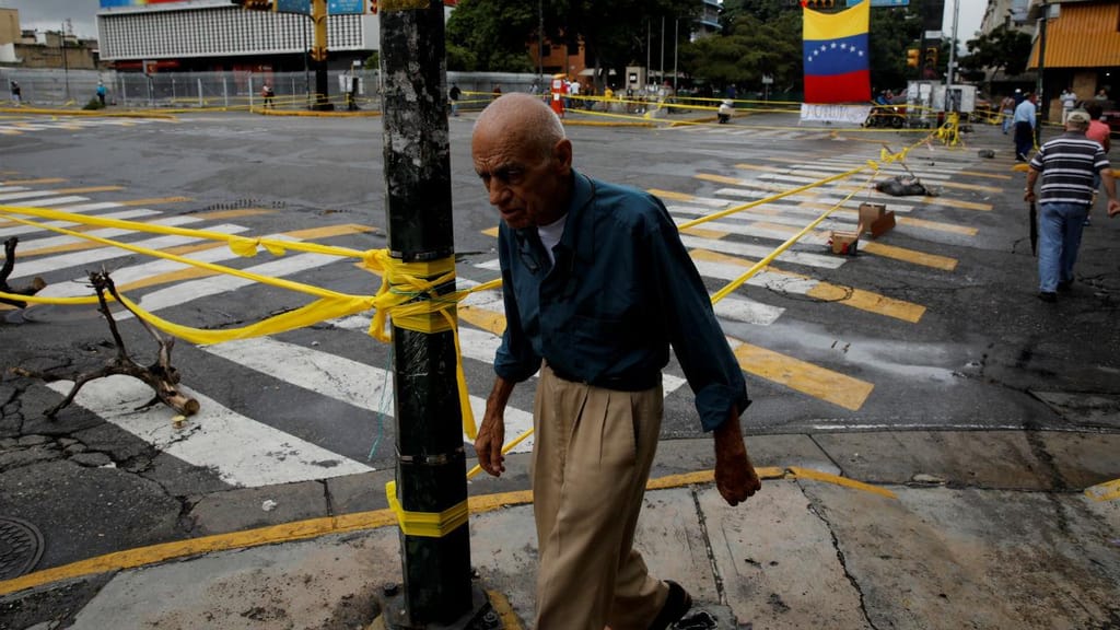 Manifestantes protestam em Caracas
