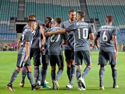 Benfica-Hull City (onzes): Vitória lança quatro jovens na equipa - TVI