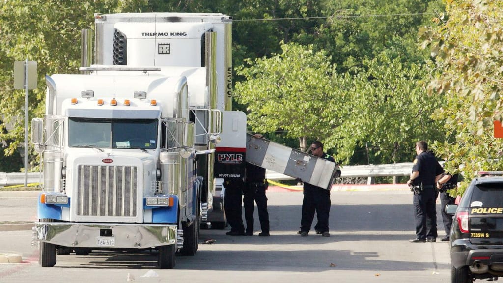 Camião transportava dezenas de imigrantes ilegais nos EUA