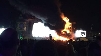Incêndio obriga a retirar 20.000 pessoas do festival Tomorrowland - TVI