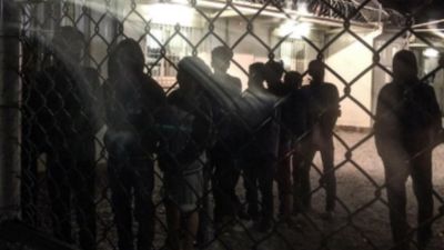 Há mais de 100 crianças refugiadas detidas na Grécia - TVI
