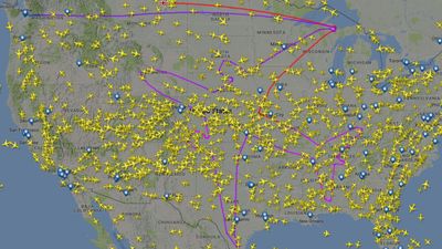 Boeing desenha avião nos céus dos Estados Unidos - TVI