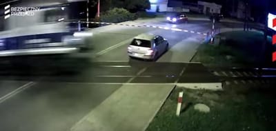 Vídeo mostra carro a escapar por um triz a comboio de alta velocidade - TVI