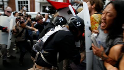 Protestos da extrema-direita deixam Charlottesville em estado de emergência - TVI