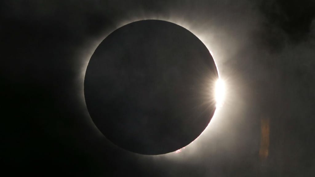 Eclipse solar visto dos EUA