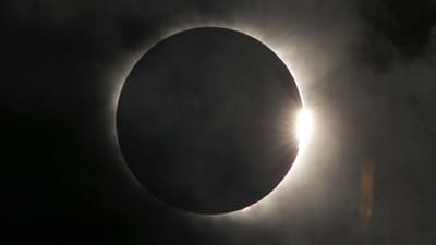 Dia de Portugal com eclipse solar. Saiba como o observar - TVI