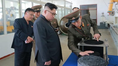 Fotografias mostram novos mísseis da Coreia do Norte - TVI