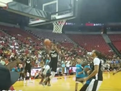 VÍDEO: Floyd Mayweather 'humilhado' em jogo de basquetebol - TVI