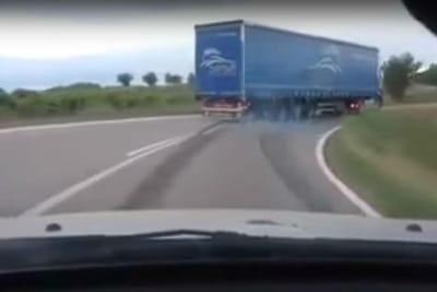 Camionista que guia assim acaba... despedido - TVI