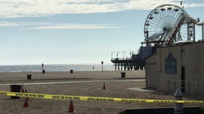 Cais de Santa Monica evacuado por ameaça de bomba - TVI