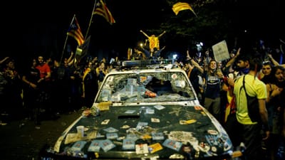 Catalunha: noite de tensão entre polícia e manifestantes - TVI