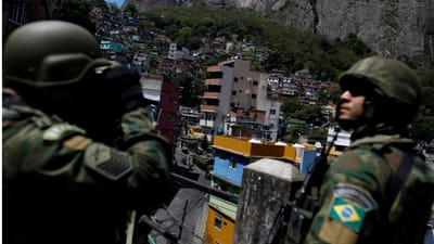 Detidos dois polícias envolvidos em morte de turista espanhola em favela do Rio - TVI