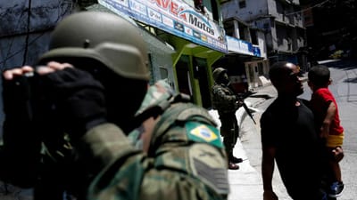 Oito mortos em operação militar em favelas do Rio de Janeiro - TVI