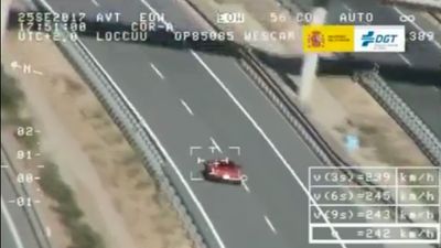 Condutor filmado a 242 km/h na autoestrada - TVI