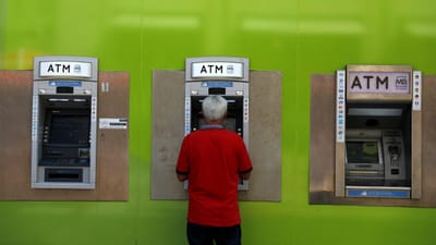GNR surpreende grupo a tentar roubar ATM em Cascais - TVI