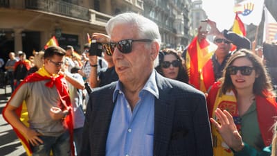 Vargas Llosa: "Golpistas" não vão converter Espanha num país "terceiromundista" - TVI