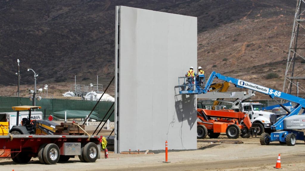 Já se fazem testes para a construção do muro entre os EUA e o México