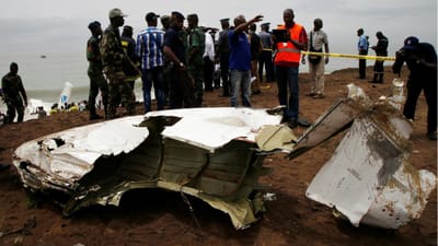 Avião de carga cai no mar ao descolar na Costa do Marfim - TVI