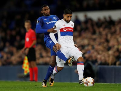 UEFA: processo ao Everton por agressões a jogadores do Lyon - TVI