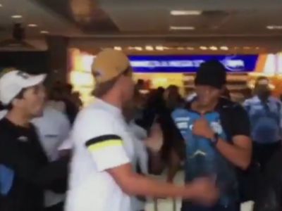 VÍDEO: adeptos do Santos insultam e ameaçam jogadores da equipa - TVI