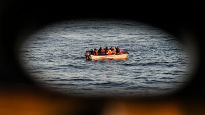Migrante deu à luz num barco insuflável - TVI