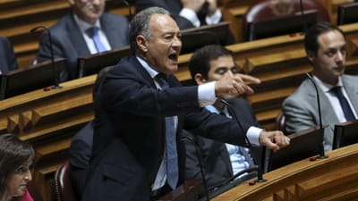 PSD: Adão Silva anuncia que é candidato à liderança do grupo parlamentar - TVI