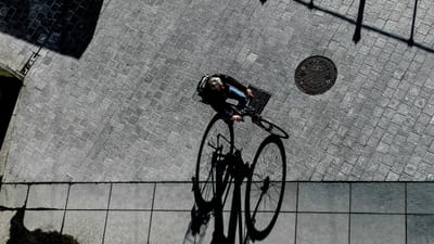 PSP detém ciclista embriagado numa rua no Porto - TVI