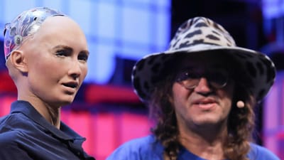 Robots avisam que vão ficar com os empregos dos humanos - TVI