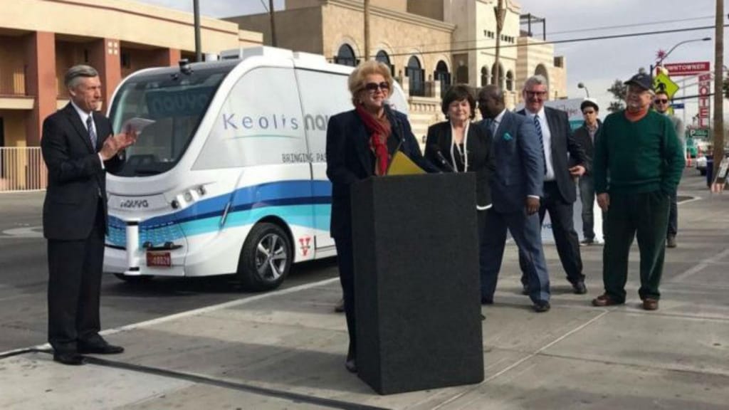 Autocarro sem motorista estreia-se em Las Vegas