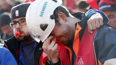 Milhares de trabalhadores da Siemens protestam contra despedimentos - TVI