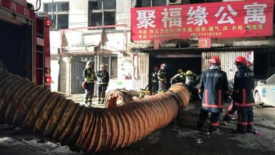 Incêndio nos subúrbios de Pequim faz 19 mortos - TVI