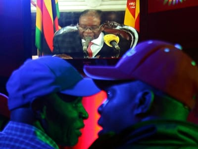 Zimbabué: partido no poder reúne-se para analisar moção de censura - TVI