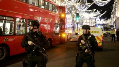 Polícia britânica respondeu a "incidente" em estação de metro de Londres - TVI