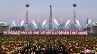Coreia do Norte celebra lançamento de míssil com fogo de artifício - TVI