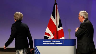 Juncker: "Risco de uma saída desordenada do Reino Unido aumentou" - TVI