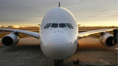 Transportadoras aéreas queixam-se da França a Bruxelas devido a greves - TVI