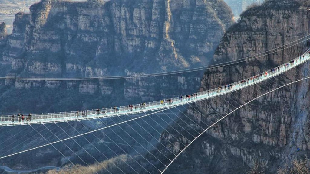 Ponte de vidro na província chinesa de Hebei