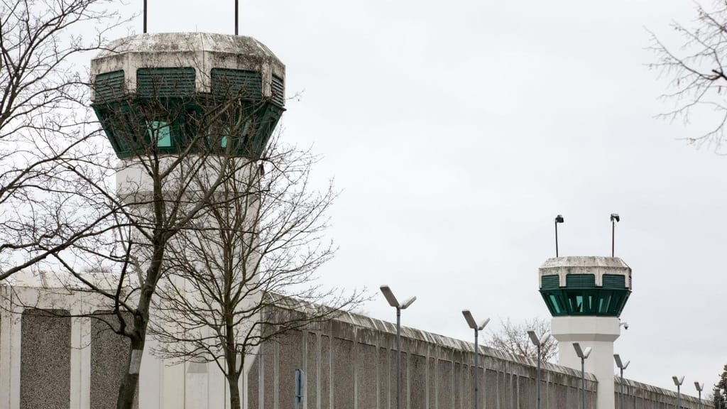 Quatro homens fugiram da prisão Plötzensee, na Alemanha