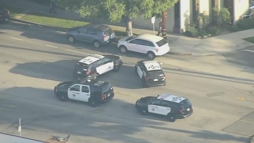 Polícia responde a tiroteio em Long Beach, na Califórnia, EUA