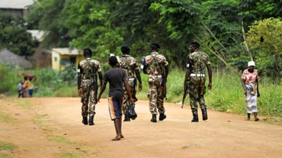 Vários mortos em ataque de grupo armado em Moçambique - TVI