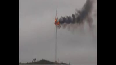 Torre de parque eólico arde na Pampilhosa da Serra - TVI